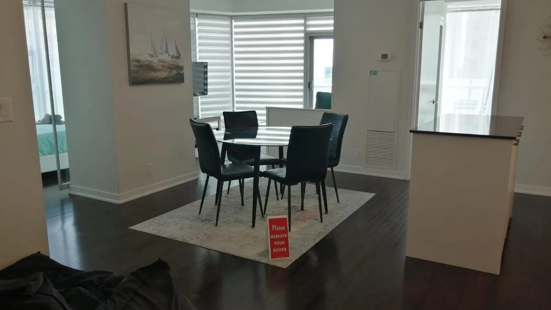 Above Clouds 3 Bedroom Condo Downtown Toronto Canada