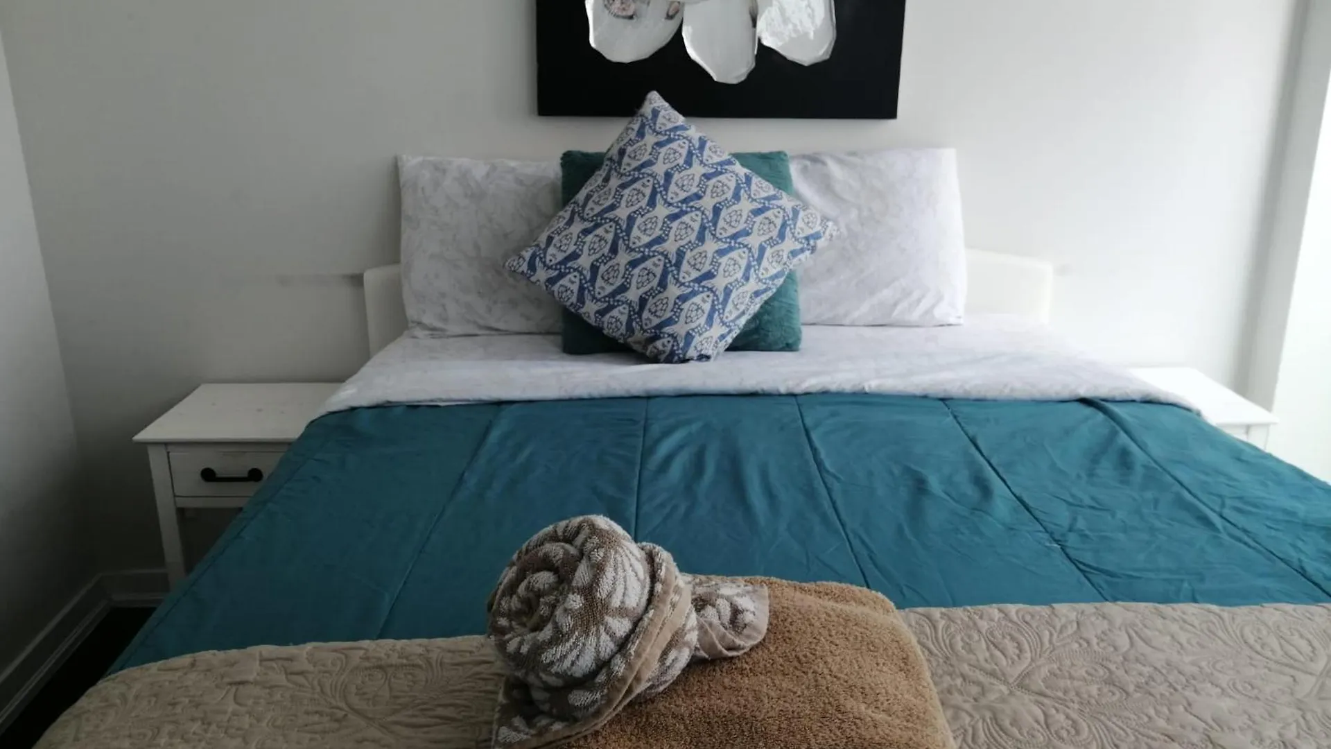 Above Clouds 3 Bedroom Condo Downtown Toronto Apartment