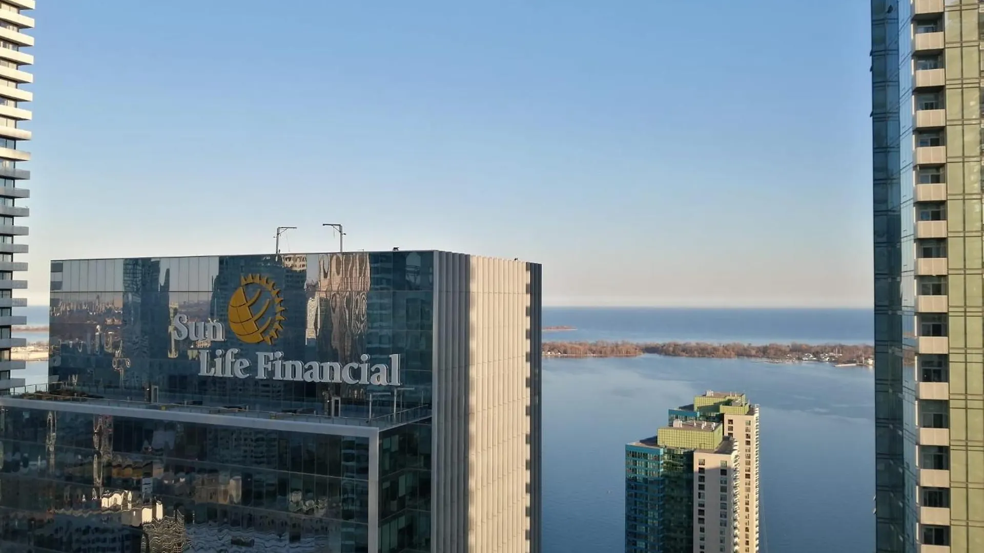 Above Clouds 3 Bedroom Condo Downtown Toronto