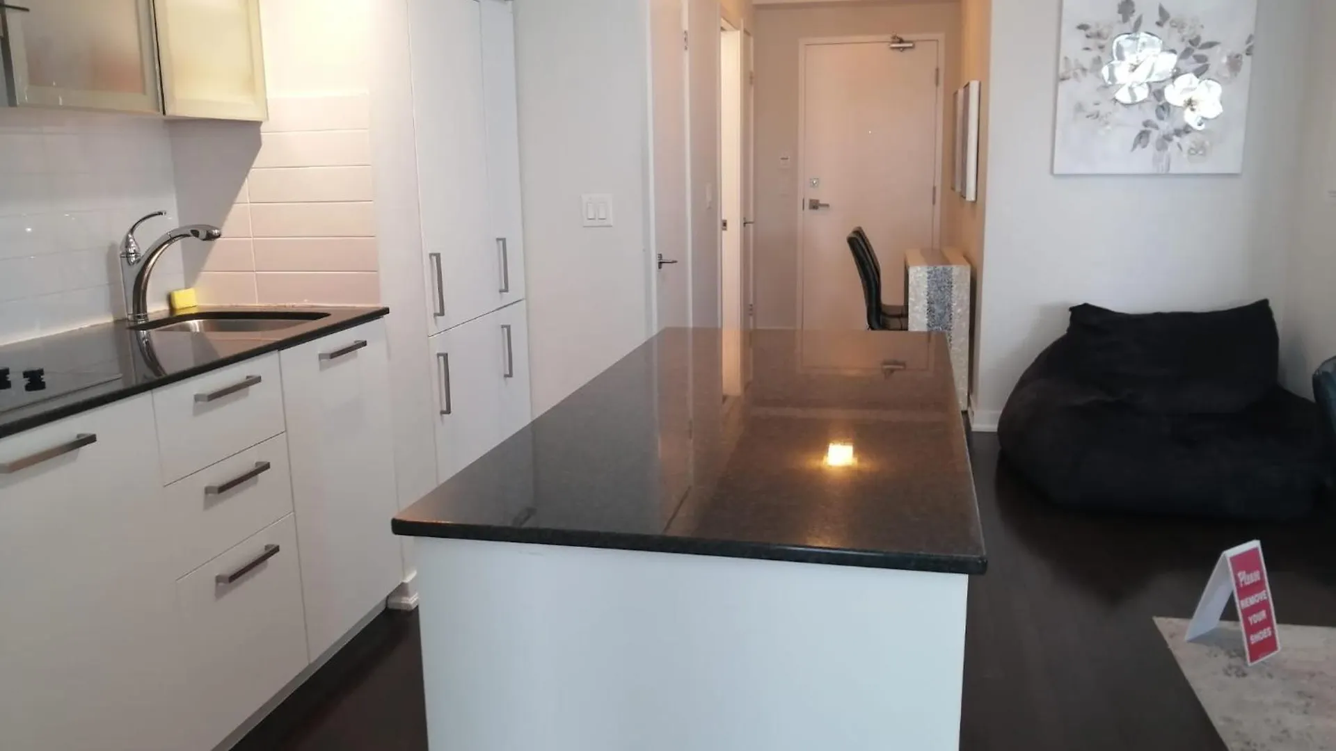 Above Clouds 3 Bedroom Condo Downtown Toronto